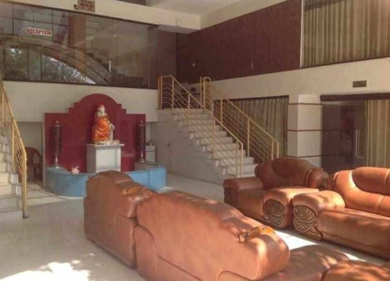 ホテルManohar Mahal ジャルガオン エクステリア 写真